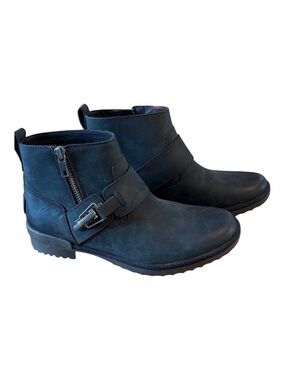 UGG Cheyene Black Waterproof Ankle Boots with Buckle Detail. Size 6.5
